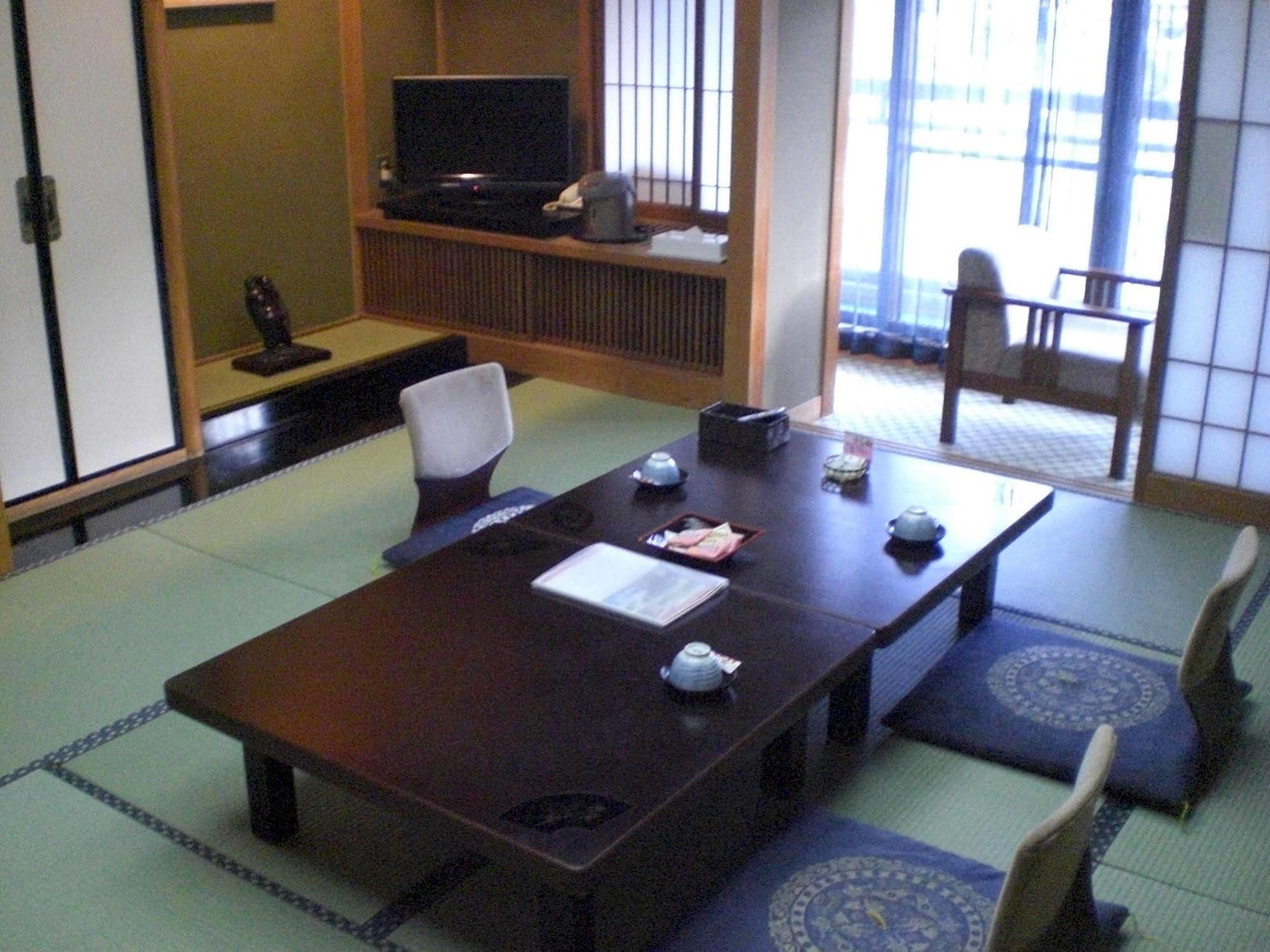 Okada Ryokan Warakutei Τακαγιάμα Εξωτερικό φωτογραφία