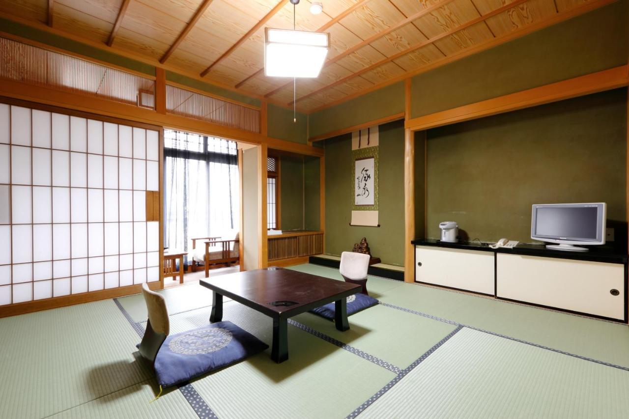 Okada Ryokan Warakutei Τακαγιάμα Εξωτερικό φωτογραφία