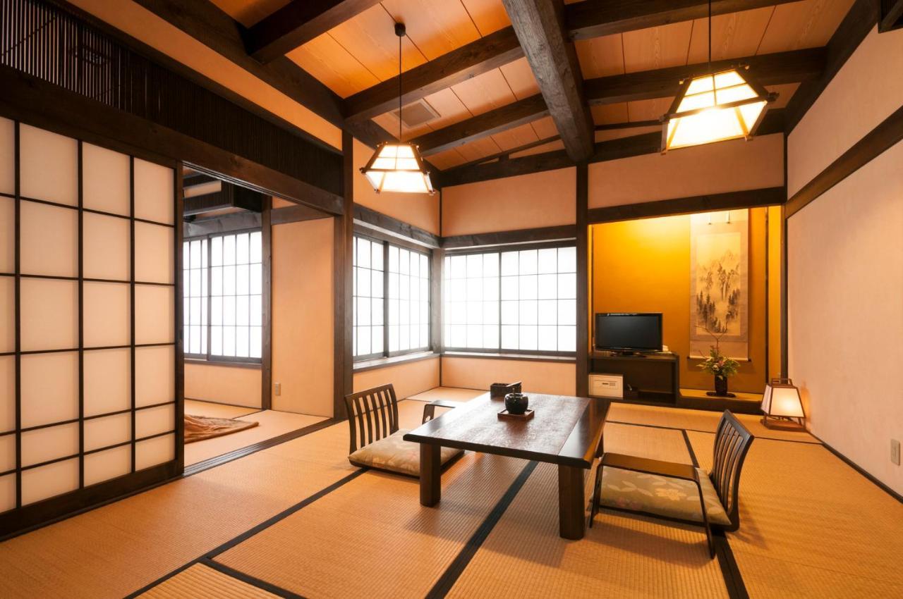 Okada Ryokan Warakutei Τακαγιάμα Εξωτερικό φωτογραφία